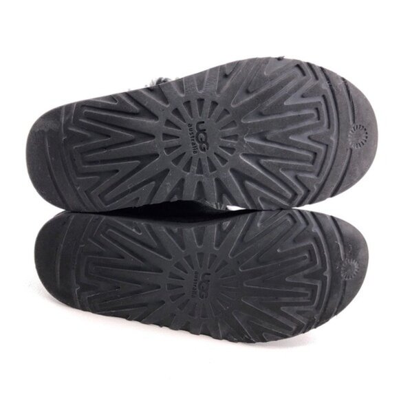 UGG Bailey Button Triplet Sheepskin Winter Boots 6 - Picture 7 of 13